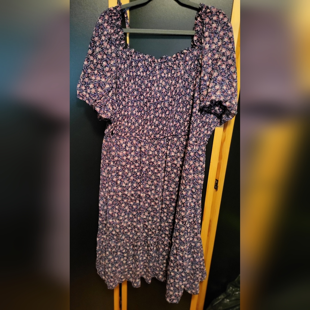 NWT 3X Floral Print Dress with Puff Sleeves